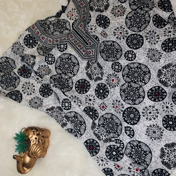 NWOT Good Times beautiful pattern poncho coverup - Picture 3 of 8